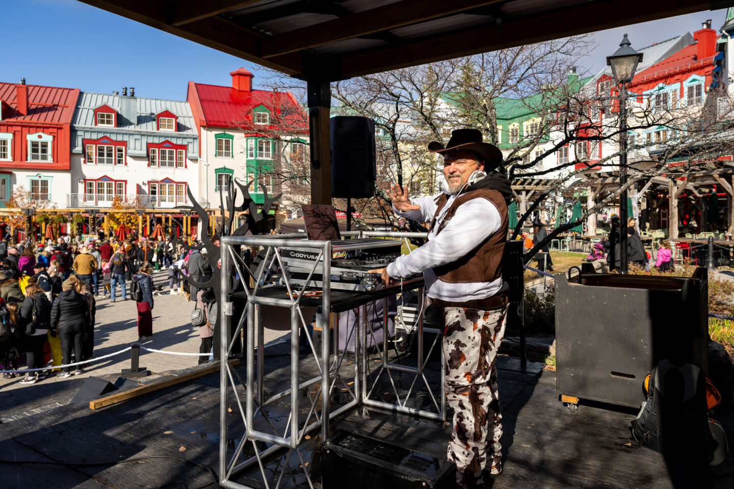 DJ set in Tremblant for Halloween